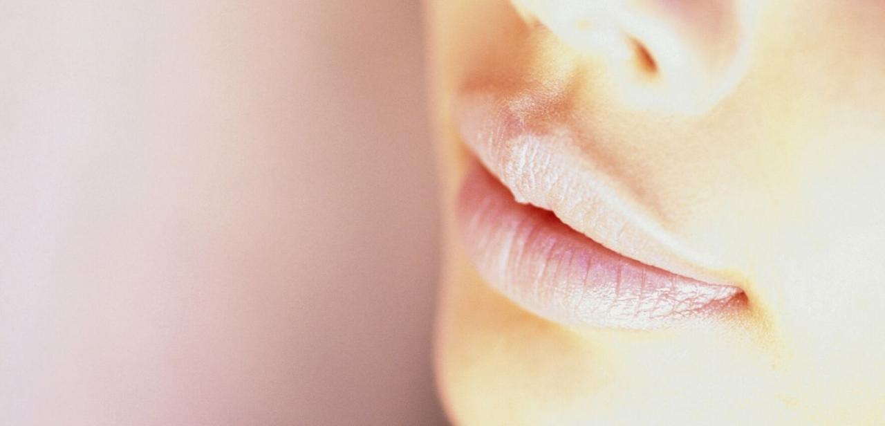 What causes discoloration above upper lip 